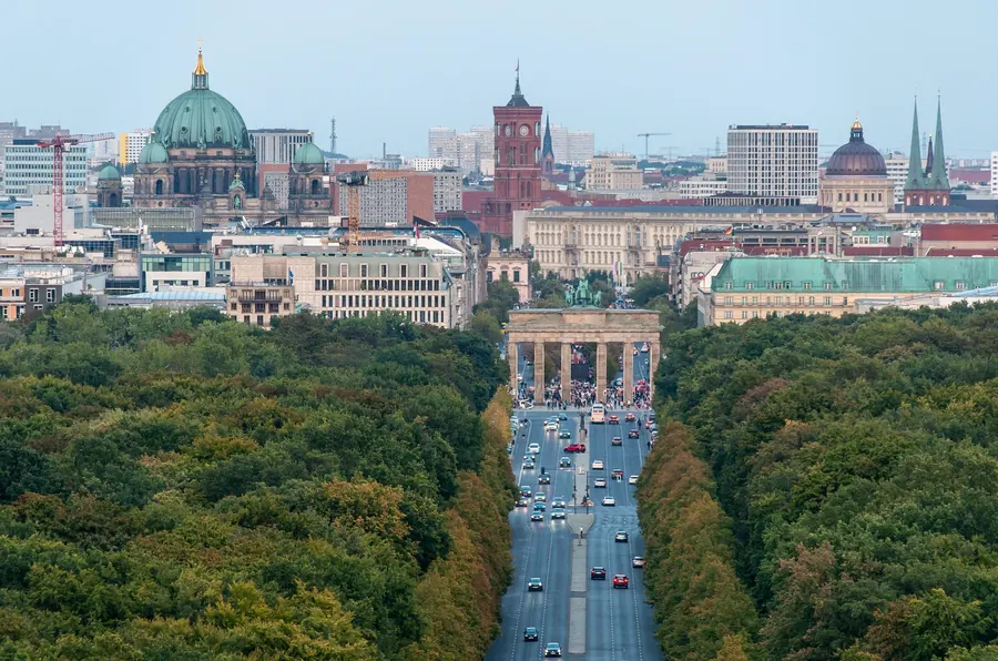 Berlin — Brandenburger Tor, ein Symbol für Präsenz und Weitblick